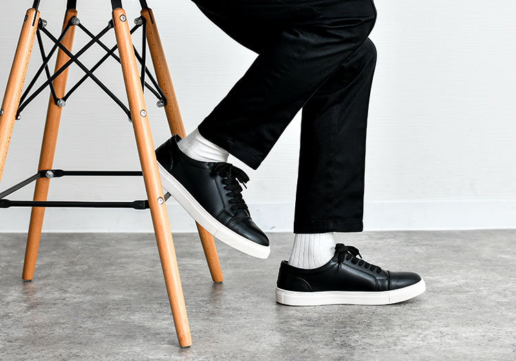 スニーカーを使った40代メンズコーデ
