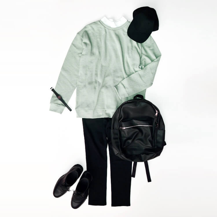 ミントグリーン×ブラックのアイテムを使ったメンズコーデ