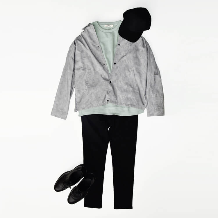 ミントグリーン×グレーのアイテムを使ったメンズコーデ