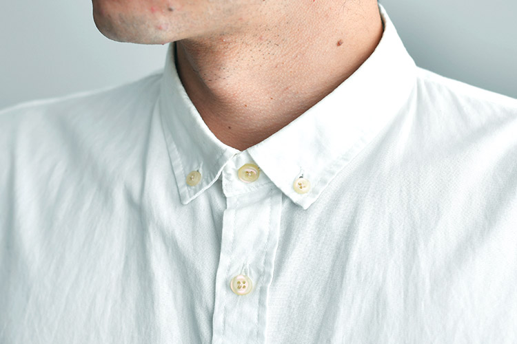 ボタンダウンシャツ