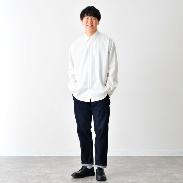 【シュンスケ】シンプルでカッコいい！20代におすすめの「デニム×シャツ」コーデ