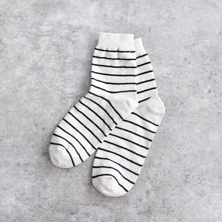細ボーダーミドル丈ソックス 【返品交換不可】