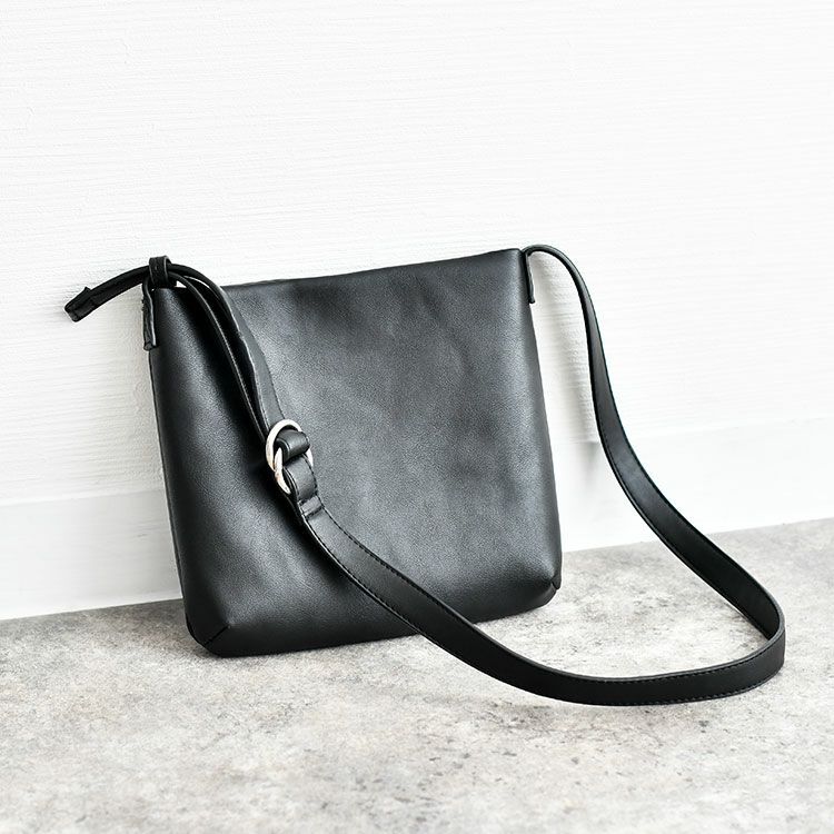 PUレザーショルダーバッグ