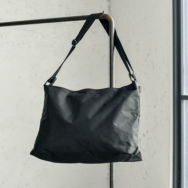 撥水 ワイドショルダーバッグ カバン