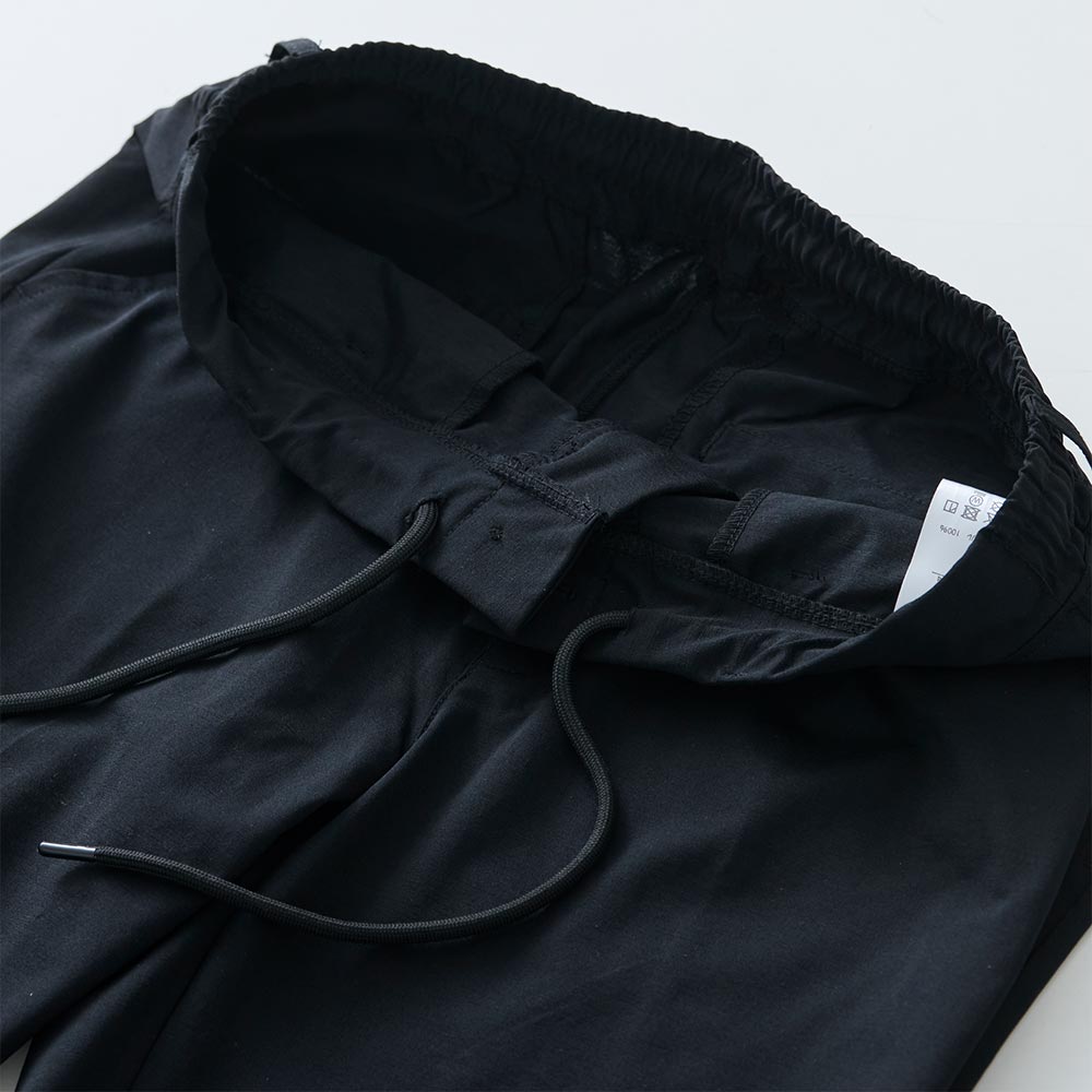 ウエスト部分アップ。ドローコード付き