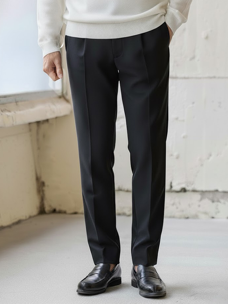 テーパードパンツ