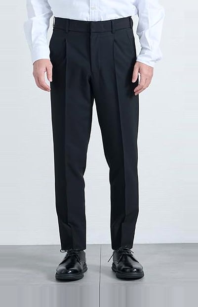 171cm・61kg の方が S を着用