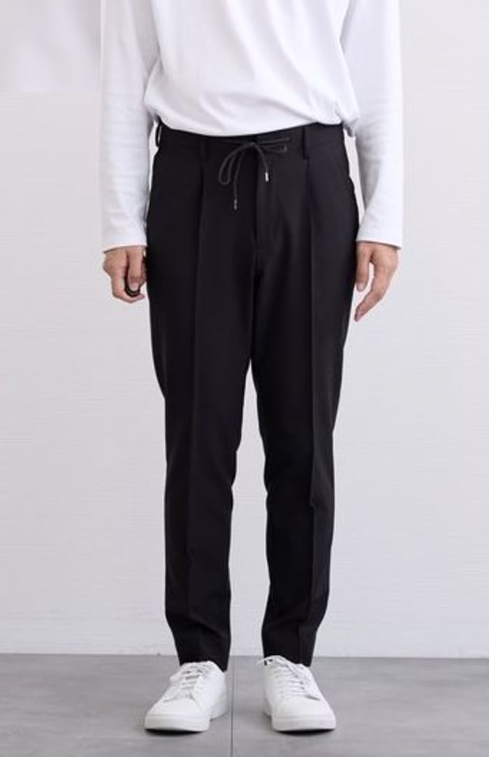 176cm・62kg の方が M を着用