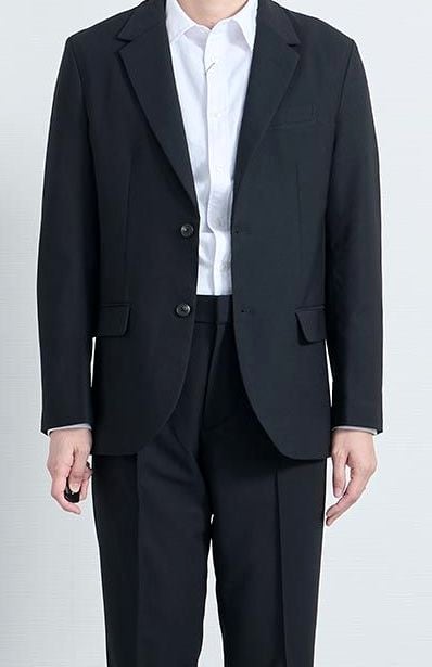 176cm・62kg の方が L を着用