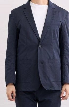 181cm・65kg の方が XL を着用