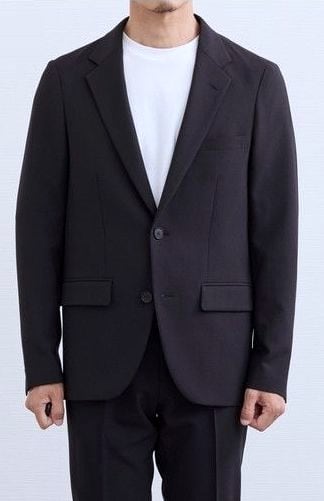 163cm・50kg の方が S を着用