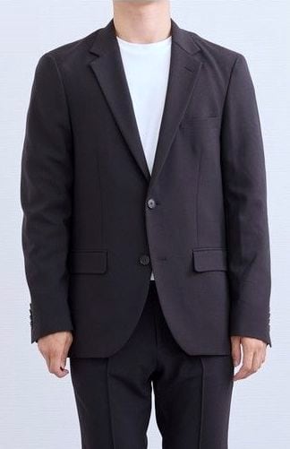 174cm・65kg の方が L を着用