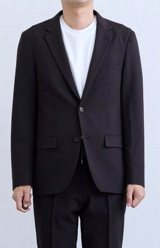 176cm・62kg の方が L を着用