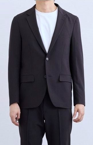 181cm・65kg の方が L を着用