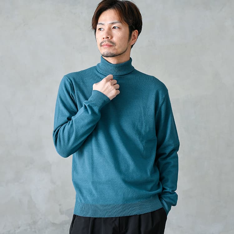 柔らかニット タートルネック セーター