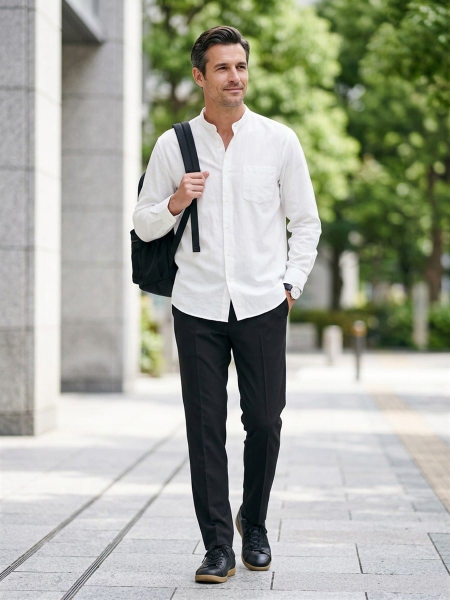 ブラックのパンツと合わせる、ホワイトのシャツ