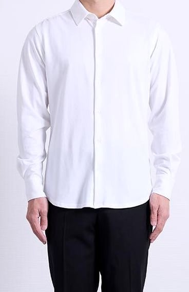 174cm・70kg の方が M を着用
