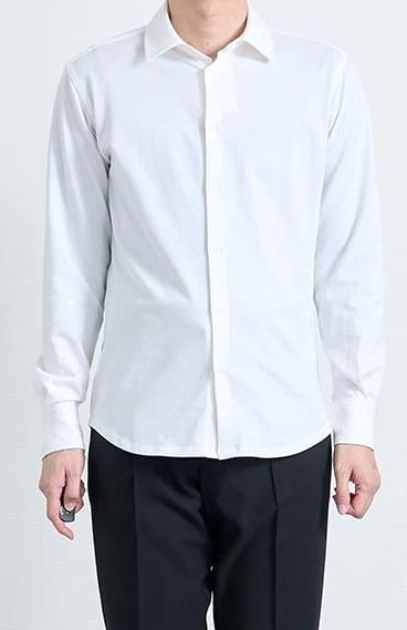 176cm・62kg の方が M を着用