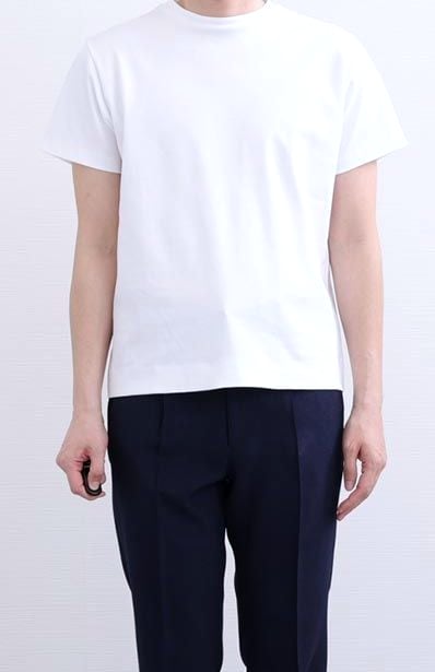 176cm・62kg の方が M を着用