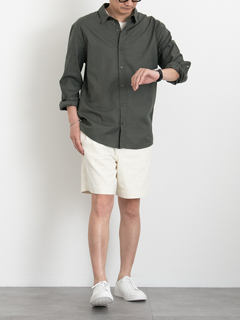 【コーデ比較】長袖のトップスを着手したハーフパンツコーデ