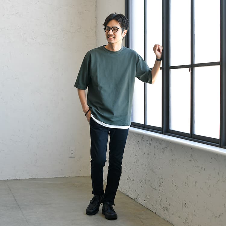 40代メンズにおすすめの黒スニーカーコーデ 大人っぽく履きこなすポイントをスタイリストが解説 40代メンズにおすすめの黒スニーカーコーデ 大人っぽく履きこなすポイントをスタイリストが解説 30代 40代 50代からのメンズファッション通販dcollection