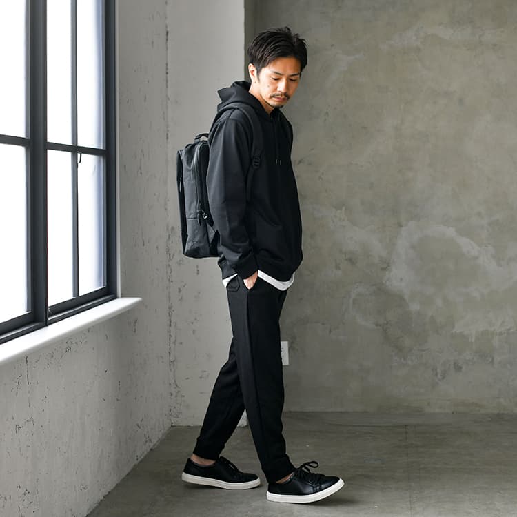 30 40代におすすめの黒パーカーコーデを紹介 自分に似合うコーデを探してみよう 30 40代におすすめの黒パーカーコーデを紹介 自分に似合うコーデを探してみよう 30代 40代 50代からのメンズファッション通販dcollection