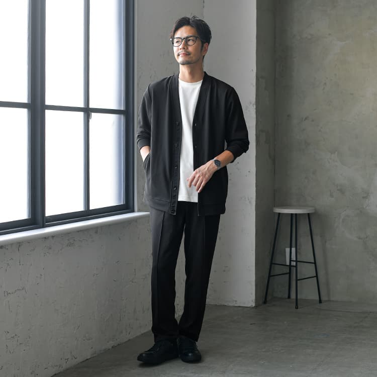 シンプルで清潔感バッチリ◎なオフィスコーデ