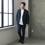 ネイビーセットアップのメンズコーデ