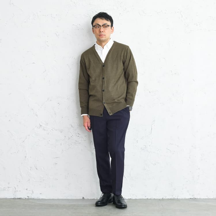 エレガントさんらしい色合わせのオフィスコーデ