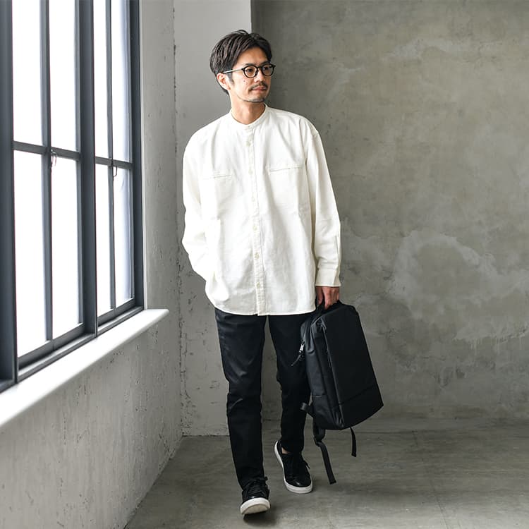 シンプルで好印象！チャーミングさん得意のバンドカラーシャツコーデ