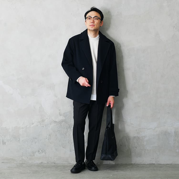 オフィスコーデもカッコよく見せる“Pコート”