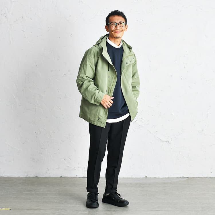 マウンテンパーカーの大人カジュアルコーデ