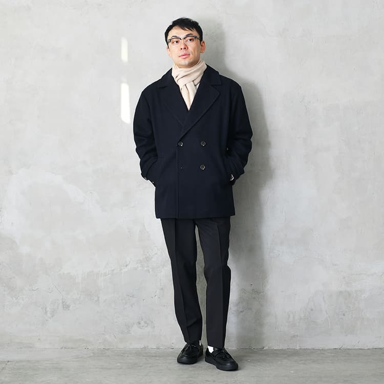 オフィスにぴったり！シンプルで清潔感のあるコーデ