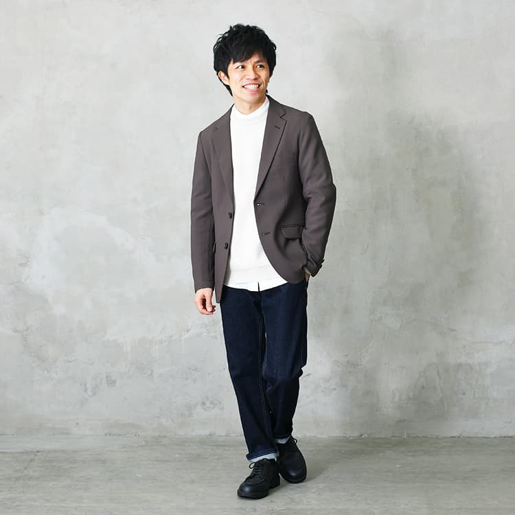 体型の印象をカバーできる！スマートなジャケパンコーデ