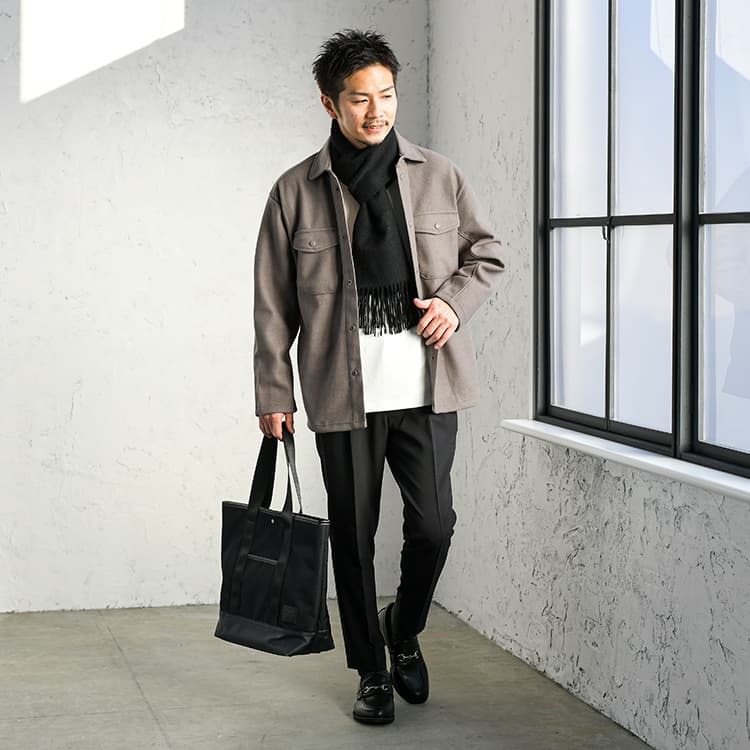 寒色が得意なクールさんにも似合う“モカ”のコーデ