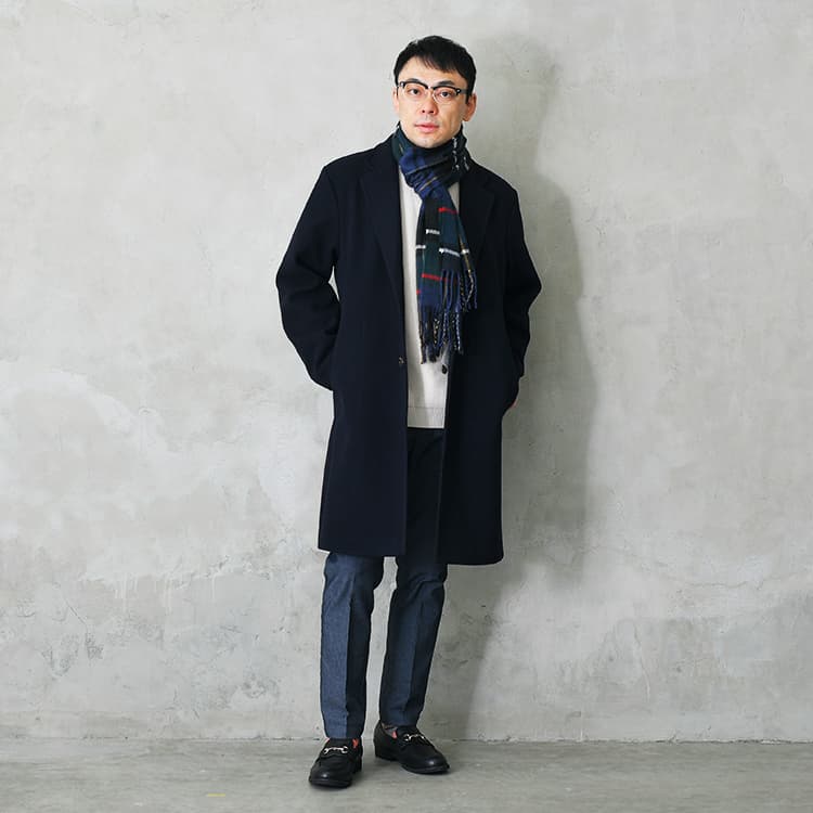 白✕ネイビーの清潔感を活かしたオフィスコーデ