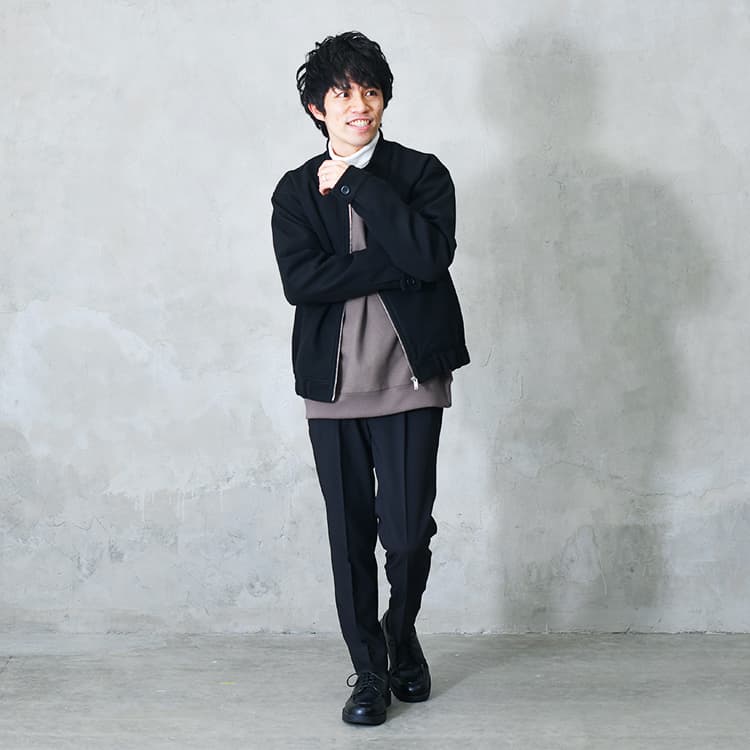 チャーミングさんに似合うトレーナーの大人カジュアルコーデ