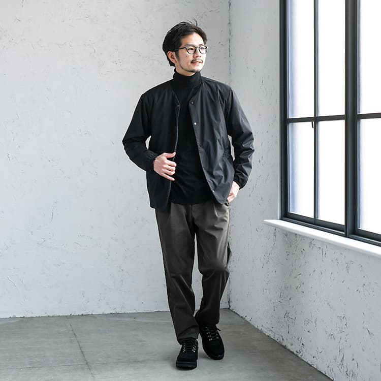 黒色のタートルネックニットを使ったメンズ冬コーデ