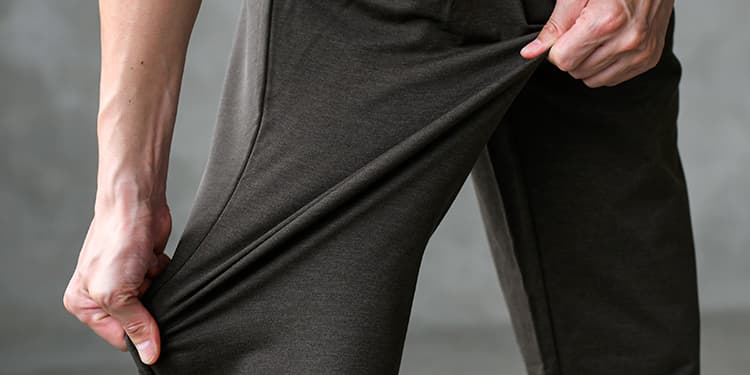 スラックスパンツのデザイン