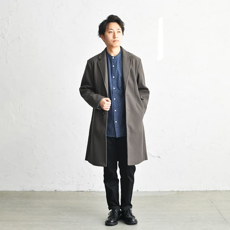 インディゴカラーのシャツでキレイめ過ぎないコーディネートに！