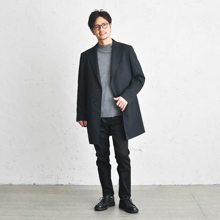 「シャープなお顔立ちをさらに魅力的に見せる色合わせ」