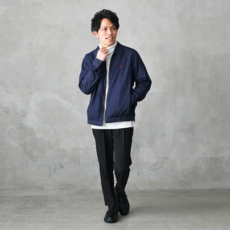 キレイめ過ぎるコーデはデニム風ブルゾンでカジュアル感をプラス