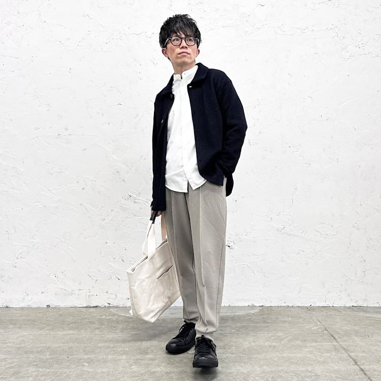 【大人の休日カジュアル】ワッフルカーデ×ジョガーパンツで作るリラクシングコーデ