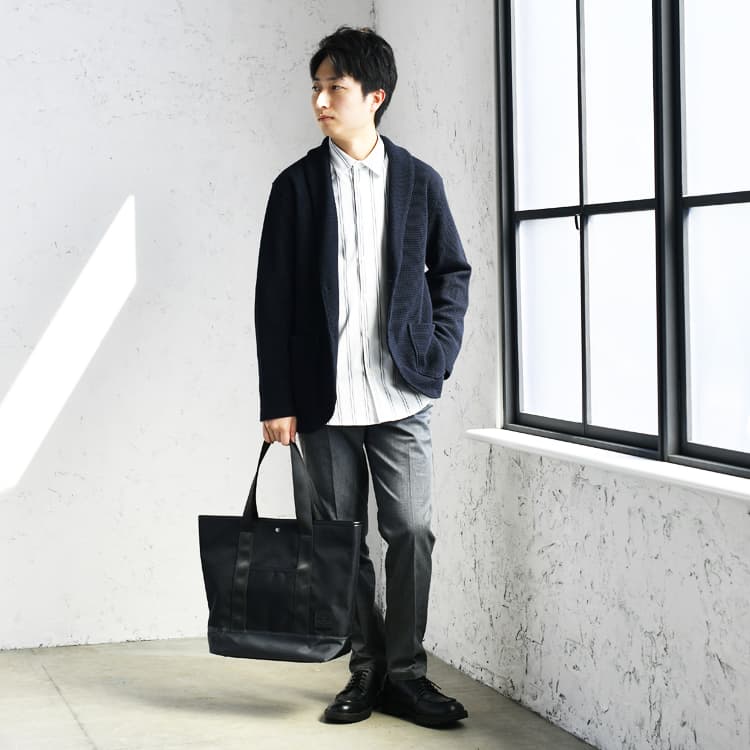 【オフィスカジュアル】ワッフルカーデをキレイめに着るコツは？