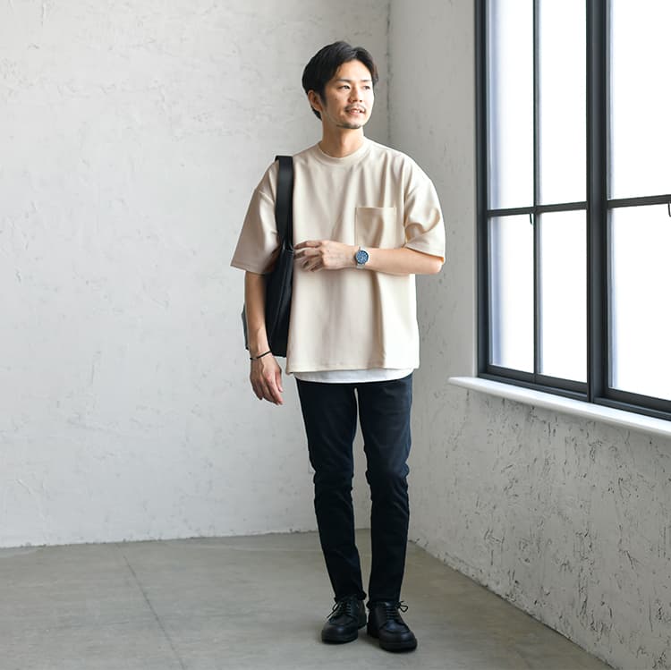 女子にも好印象のメンズストレッチパンツコーデ