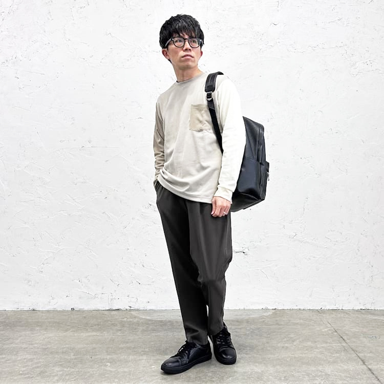 配色カットソーが主役！春のキレイめカジュアルコーデ