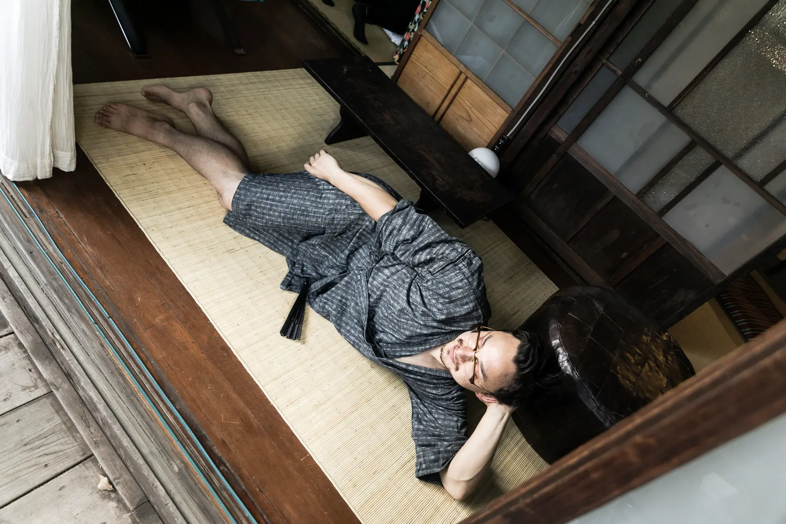 花火大会において定番のメンズ服装