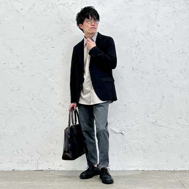 柔らかな印象をつくる！好感度オフィスカジュアルコーデ