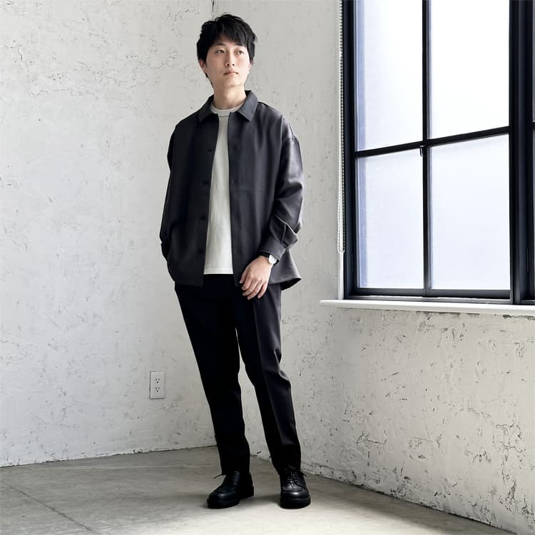 カジュアルダウンしたオシャレな休日コーデ