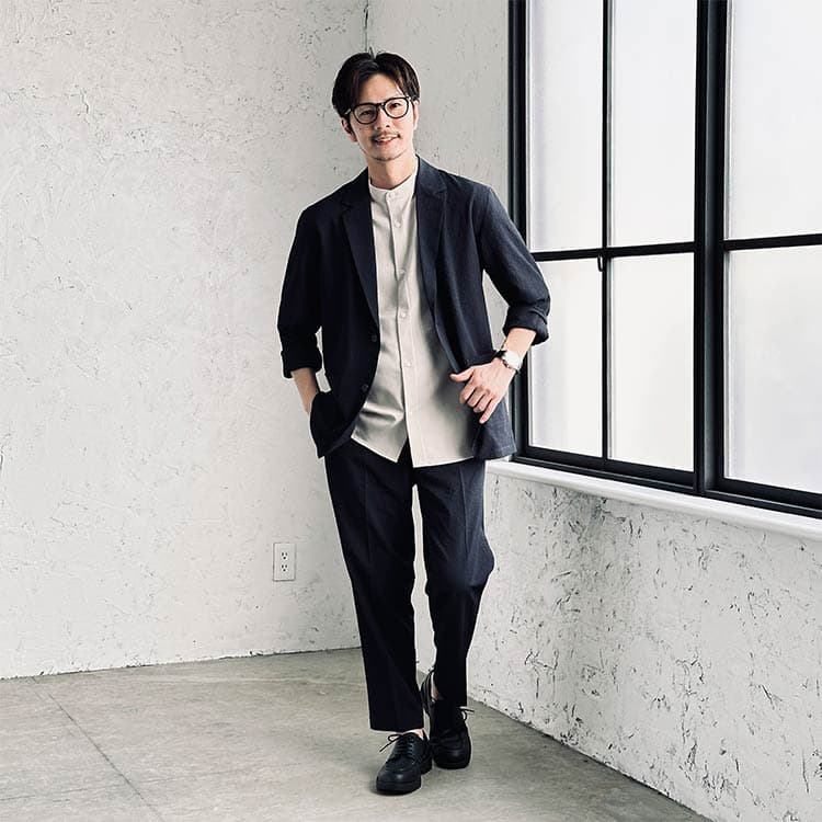 上品さとリラックス感が魅力のオフィスカジュアル！